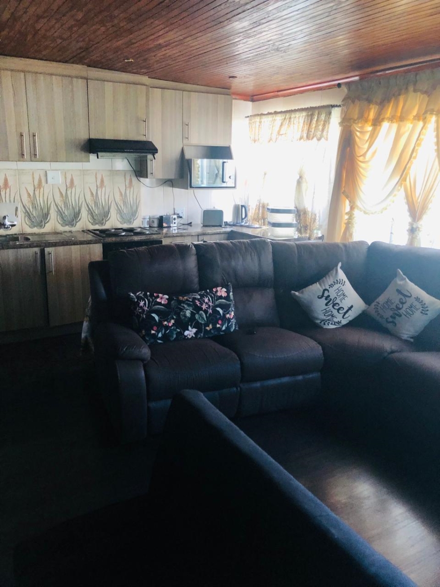 2 Bedroom Property for Sale in Ilitha Park Western Cape